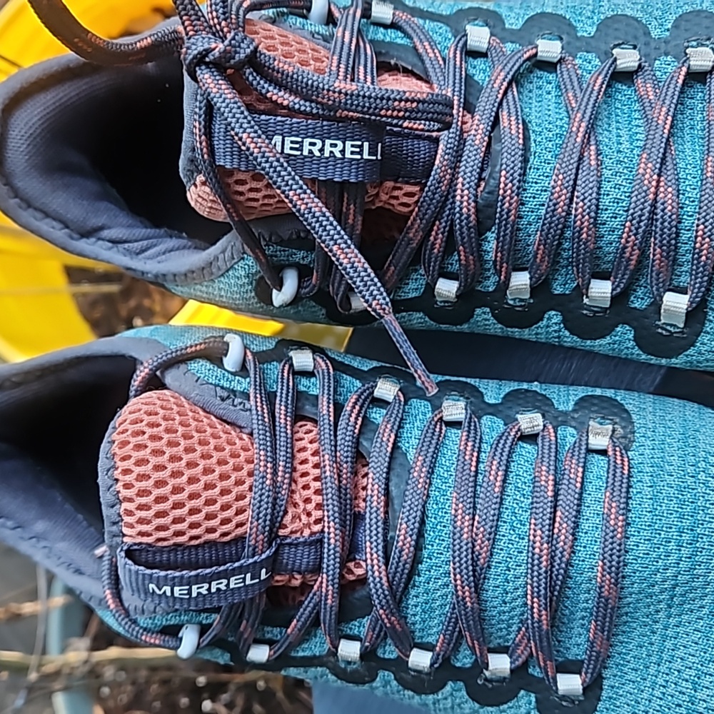 Merrell sneakers like new - Picture 2 of 5